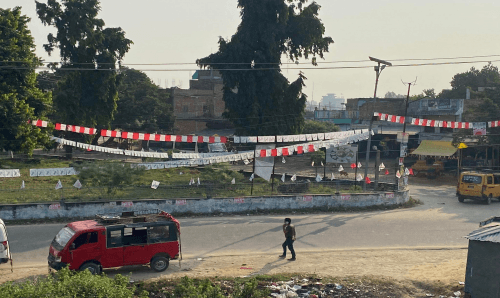 उम्मेदवारहरुको बदनियतले सिरहाको चोहर्वा पार्क कुरुप, आचारसंहिता मिचेर दलको झण्डा