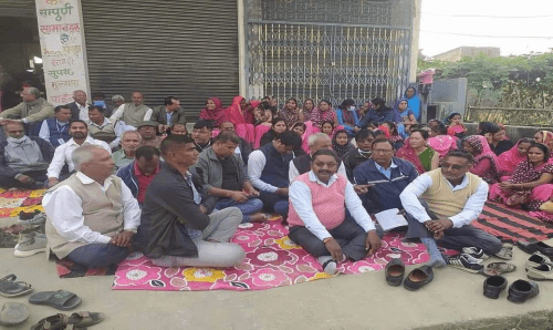 धनुषाको नगराइनमा कर्मचारीहरुले ४ महिनादेखि खाएनन तलब, नगरपालिकामा ताला