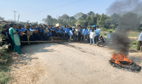 महोत्तरीको एक विद्यालयमा आन्दोलन गरेको भन्दै विद्यार्थीहरु निकालिए