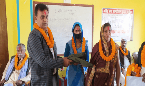 गौडेता नगरभित्रको सबै महिला स्वयंसेविकालाई साईकल : मेयर यादव