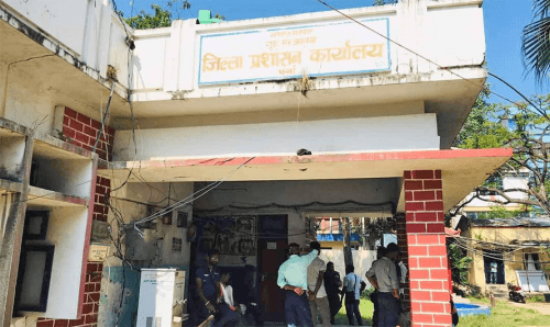 सिडिओ अफिसमा घुस लिएका कम्प्यूटर अपरेटर यादव निलम्बनमा