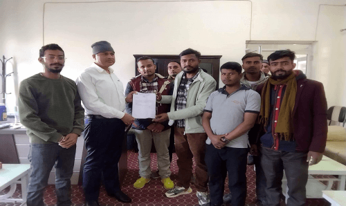 विद्यार्थी सिर्जना महरा मृत्यू घटनालाई यथाशिघ्र छानबिन गर्न अनेरास्वीयूले बुझाए सिडिओलाई ज्ञापन