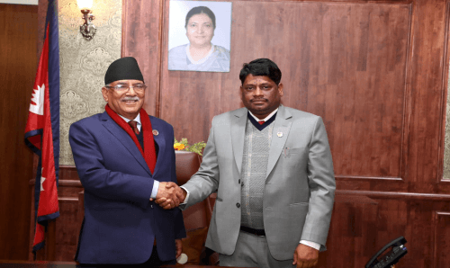 जनमतका खानलाई उद्योग बाणिज्य तथा आपूर्ति मन्त्री नै दिने प्रचण्डको आश्वासन