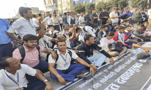 सरकारी कर्मचारीमाथिको प्रहरीको बल प्रयोग कायरताः कर्मचारीहरु