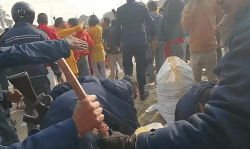 जनकपुरबाट लखेटिए सन्त रामपालका अनुयायी र चेलाहरु,प्रहरी मुकदर्शक !