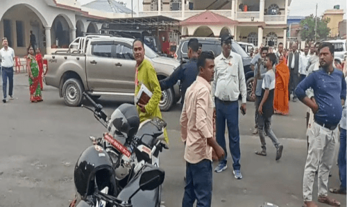 जनकपुरमा एमालियनहरुबीच पकडम पकडाइ, जिल्ला अध्यक्ष यादव लखेटिए, निर्वाचन स्थगित