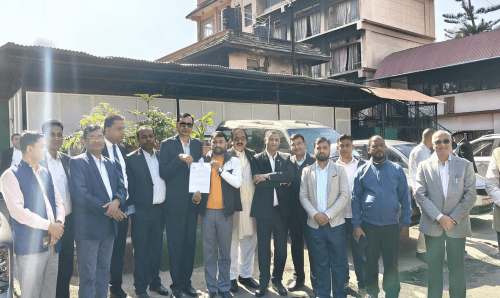 मुख्यमन्त्रीविरुद्ध ७४ साँसदले हालेको रिटमा आईतबार सुनुवाई हुने