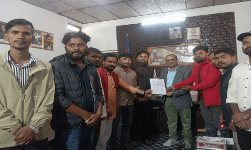मुख्यमन्त्री यादवको गतिविधि रोक्का गर्न विभिन्न दलका विद्यार्थीहरुको माग