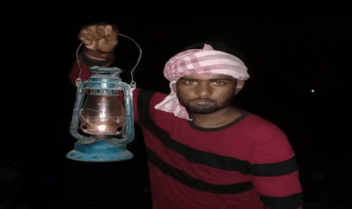 पूर्वी धनुषाको दर्जन बढी गाउँ लाल्टिन र टुकीको भरमा , नेता अरगरियाको बोली फुस्स्स ...