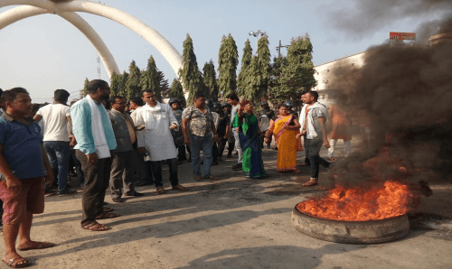राजपाले आज गृहमन्त्री र पर्यटनमन्त्रीको पुतला दहन गर्दै, पर्सी धनुषा बन्द