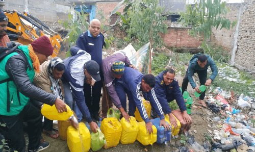 महेन्द्रनगर प्रहरीद्धारा अवैध मदिरा नष्ट