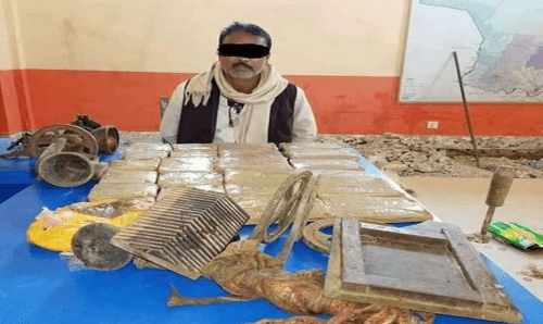 ९ किलो चरेश सहित देबान पक्राउ