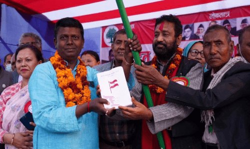 भोरका अध्यक्ष महतो अन्ततः नेपाली काँग्रेसमा प्रवेश